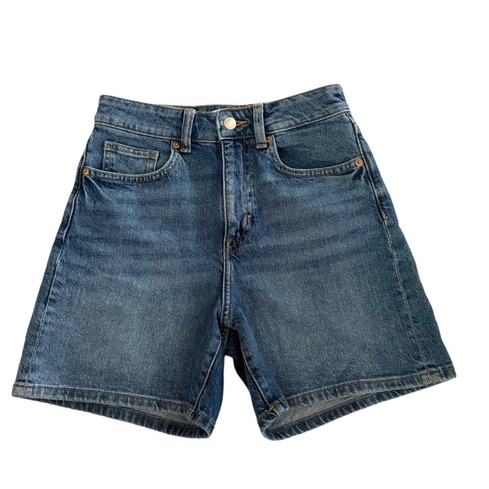 High Waisted Bermuda Denim Jean Shorts Size 4 Classic Summer Staple Medium Wash